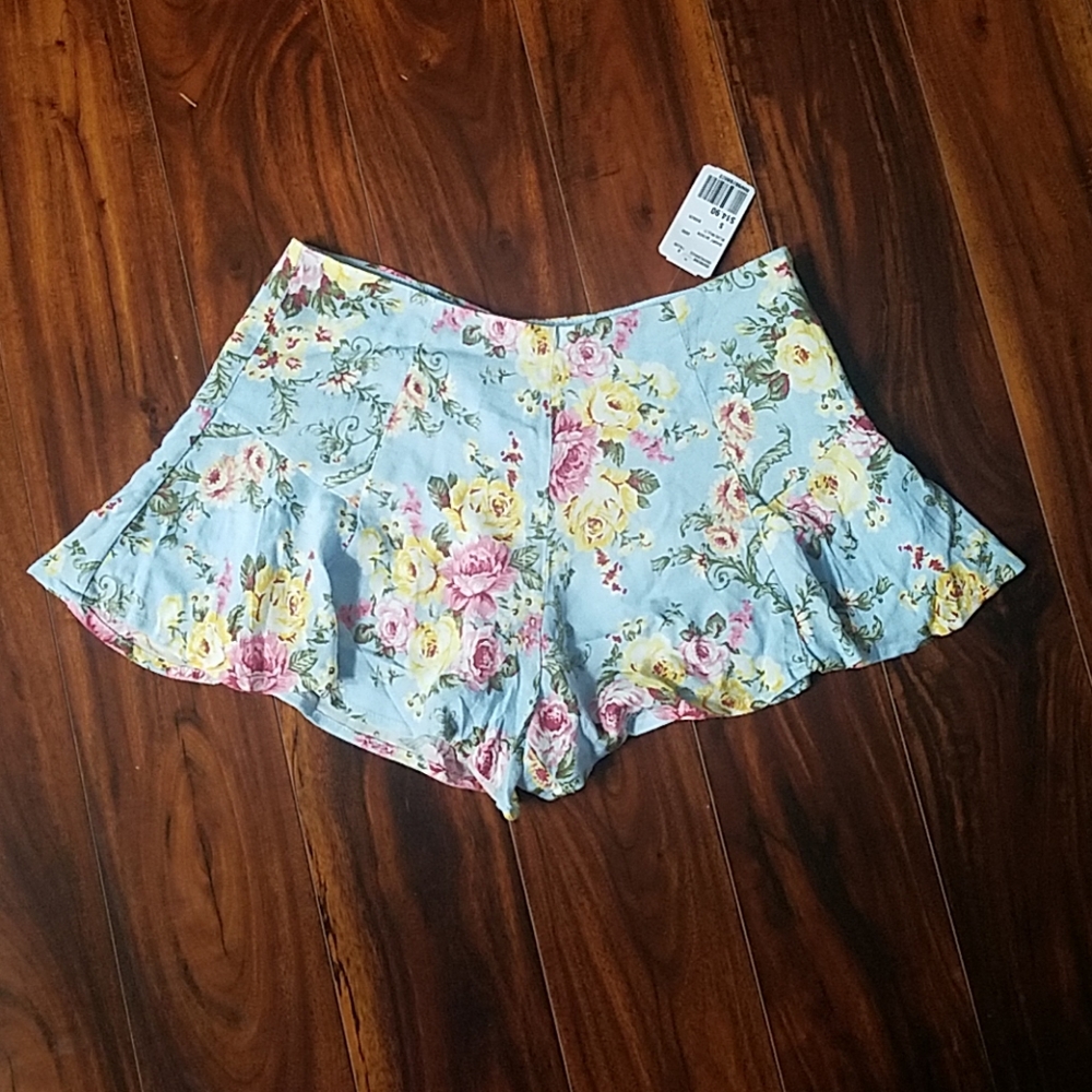NWT Forever21 blue floral shorts
